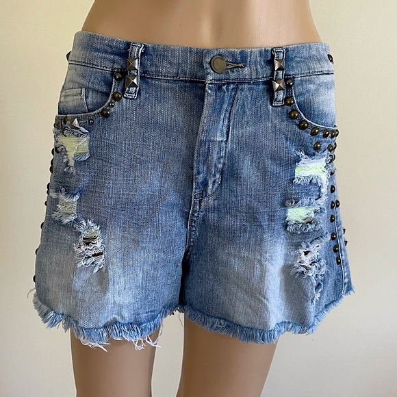 Blank NYC studded distressed shorts with neon details size 30 - Picture 2 of 15